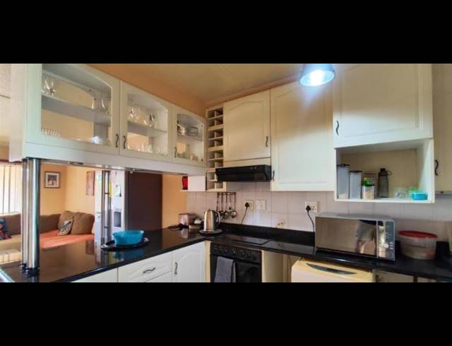 3 BEDROOM APARTMENT FOR SALE IN RANDHART